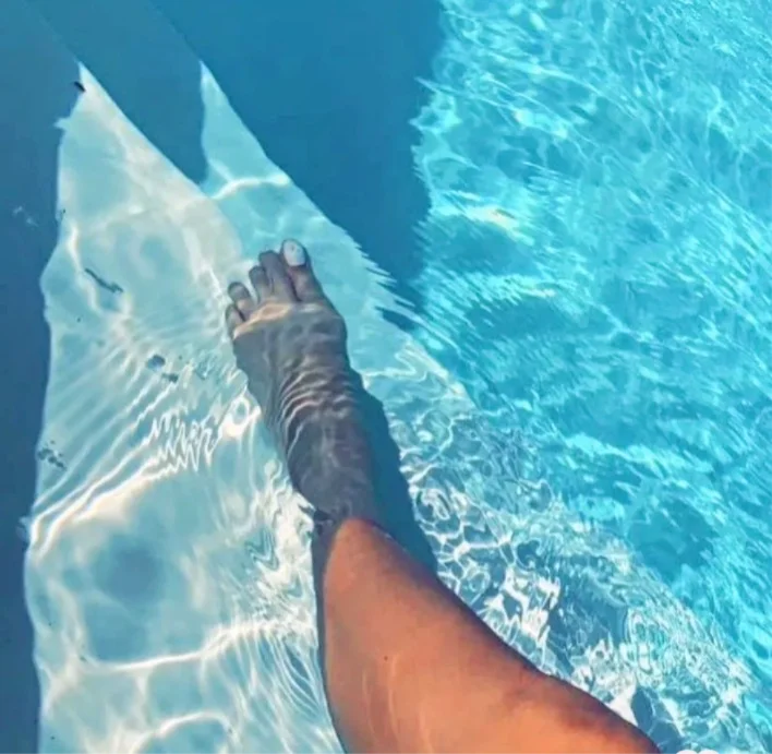 ici je vend mes jolie pied 👣